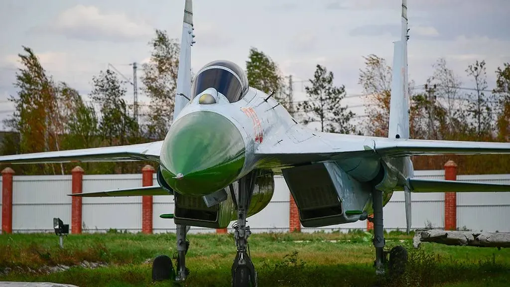 Истребитель Су-27 прогнал британские самолёты от российской границы над Чёрным морем