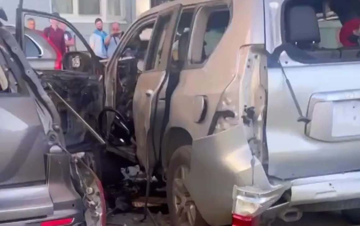 Водителя и пассажирку взорвавшегося в Москве Land Cruiser спасли очевидцы