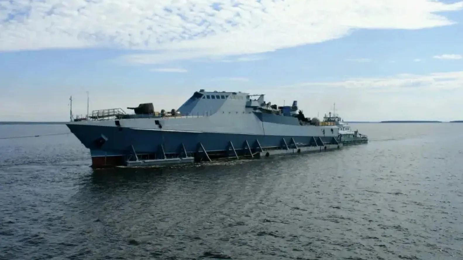 На Балтику доставили патрульный корабль 