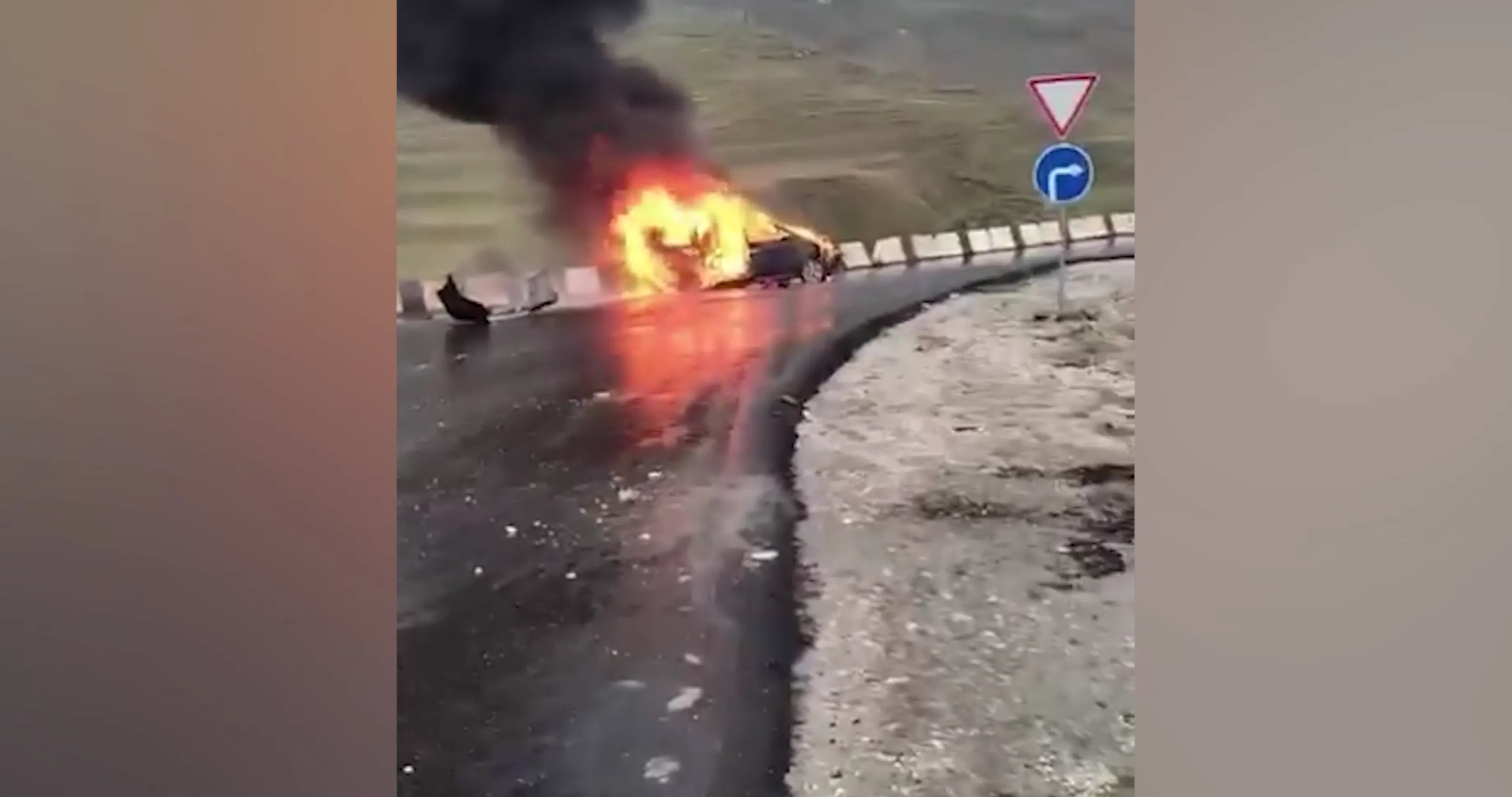 Дагестанец вытащил пятерых туристов из горящего минивэна за секунды до взрыва