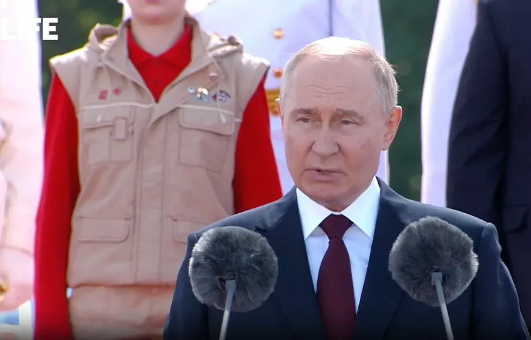 Путин обещал ВМФ России новое гиперзвуковое оружие