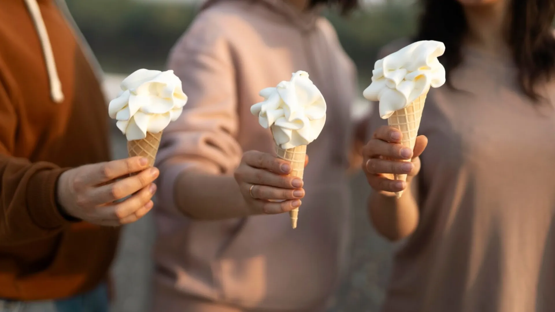 Вредит фигуре и здоровью: Развеяны 4 популярных мифа о мороженом