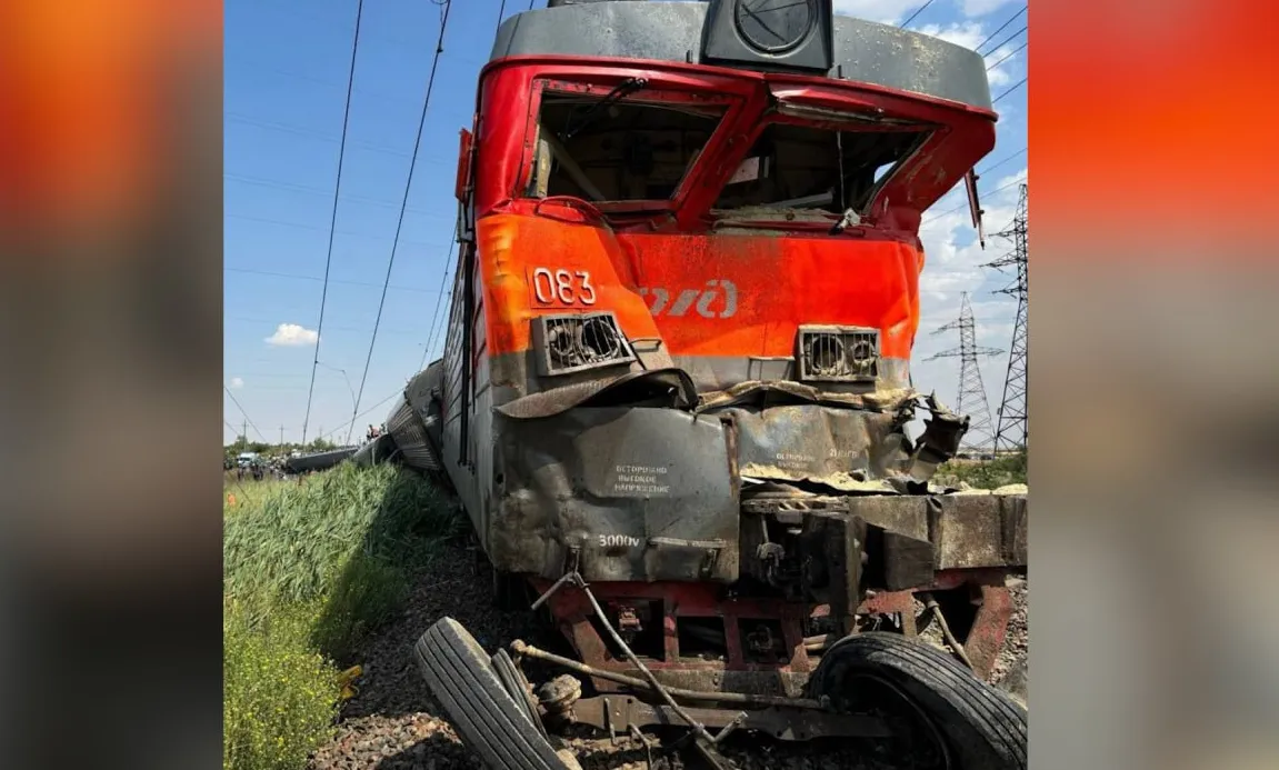 РЖД: Водитель КамАЗа грубо нарушил ПДД и выскочил перед поездом под Волгоградом