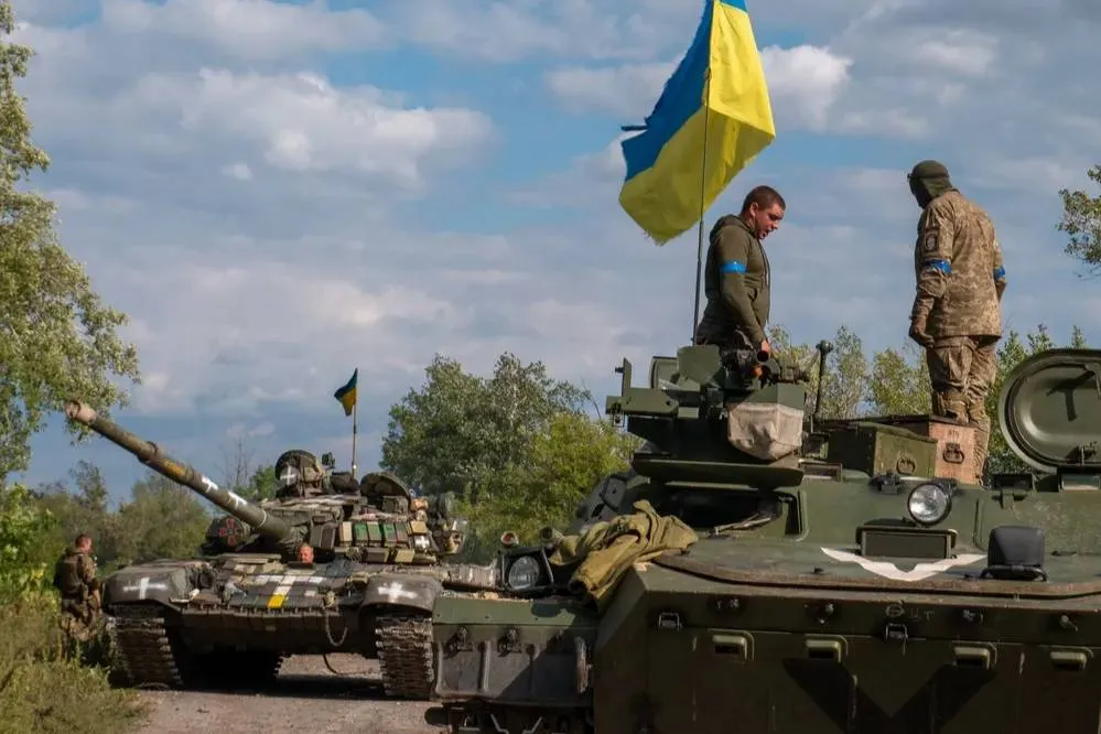 К угодившим в огневой мешок войскам Украины у Карловки прибыло подкрепление