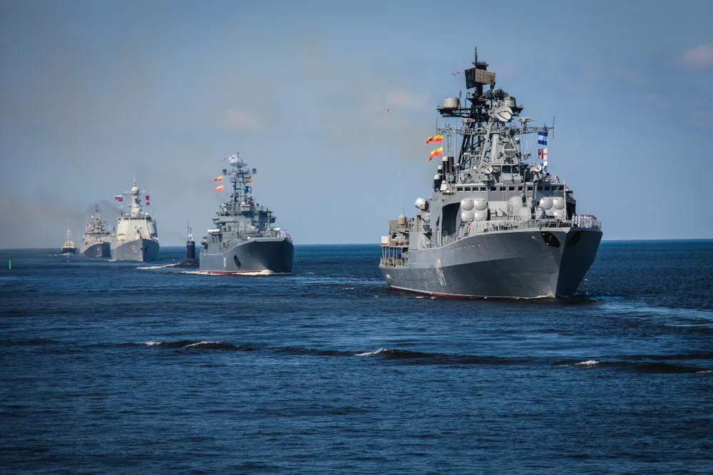 Военные корабли Тихоокеанского флота зашли в Оманский порт Салала