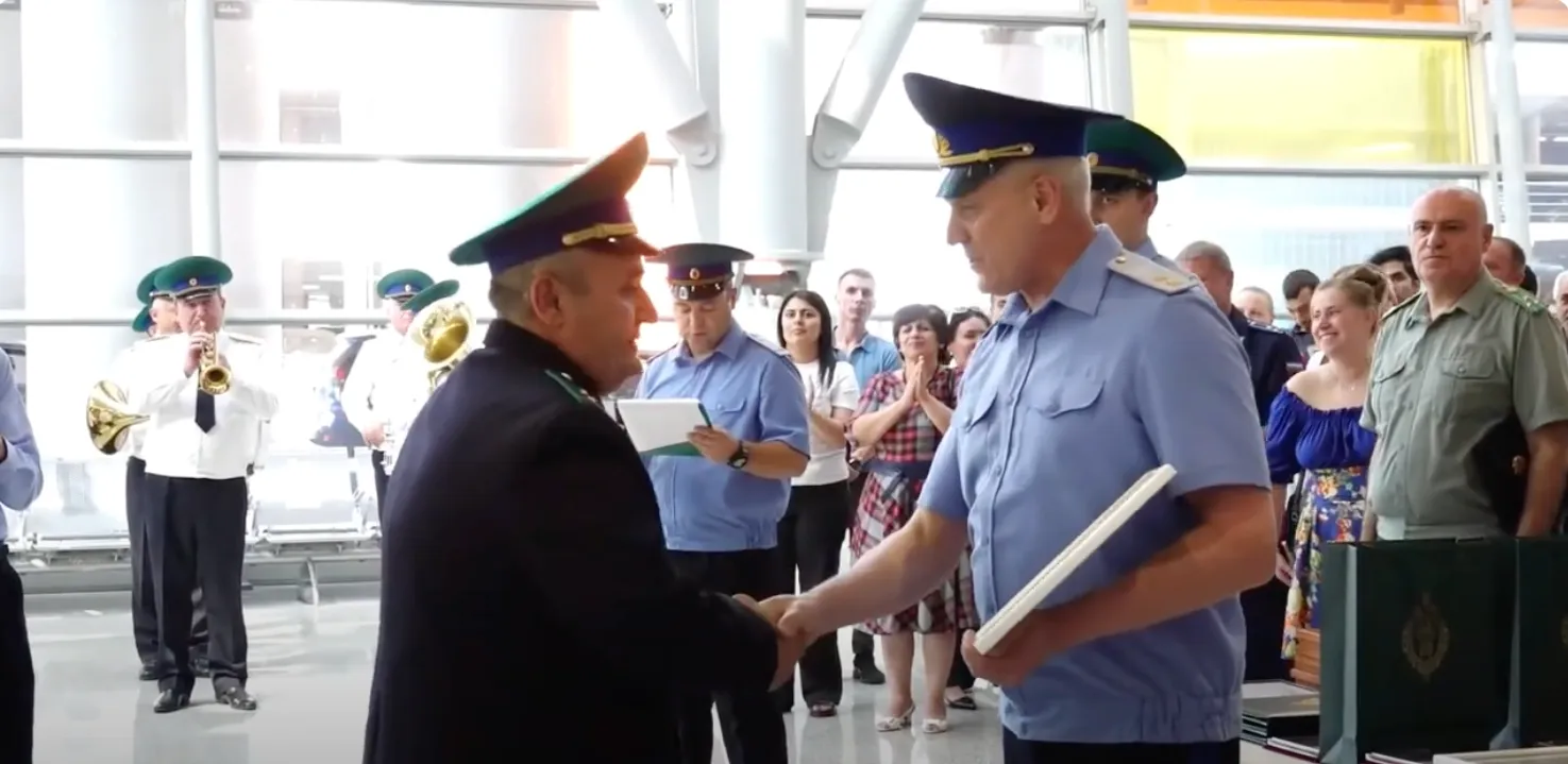 Пограничники из РФ официально завершили 32-летнюю службу в аэропорту Звартноц 