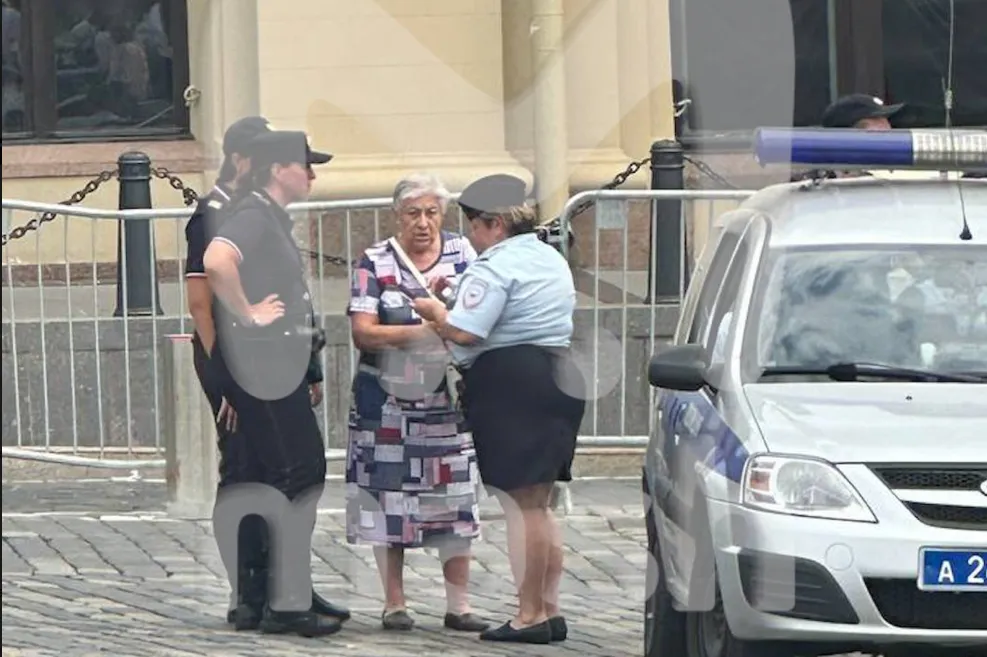 Украинские мошенники обманули очередную бабушку, подтолкнув на преступление в центре Москвы