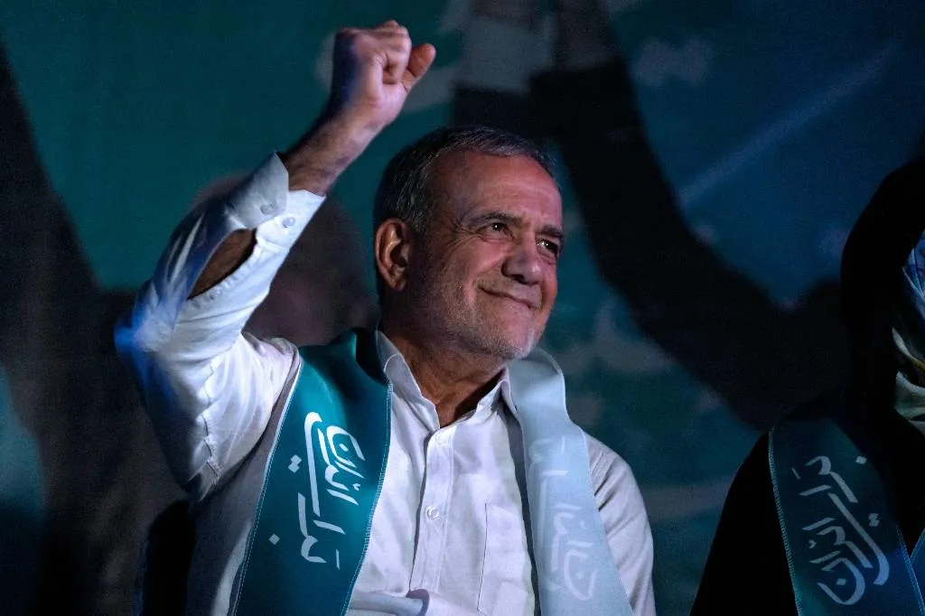 Масуд Пезешкиан одержал победу на президентских выборах в Иране