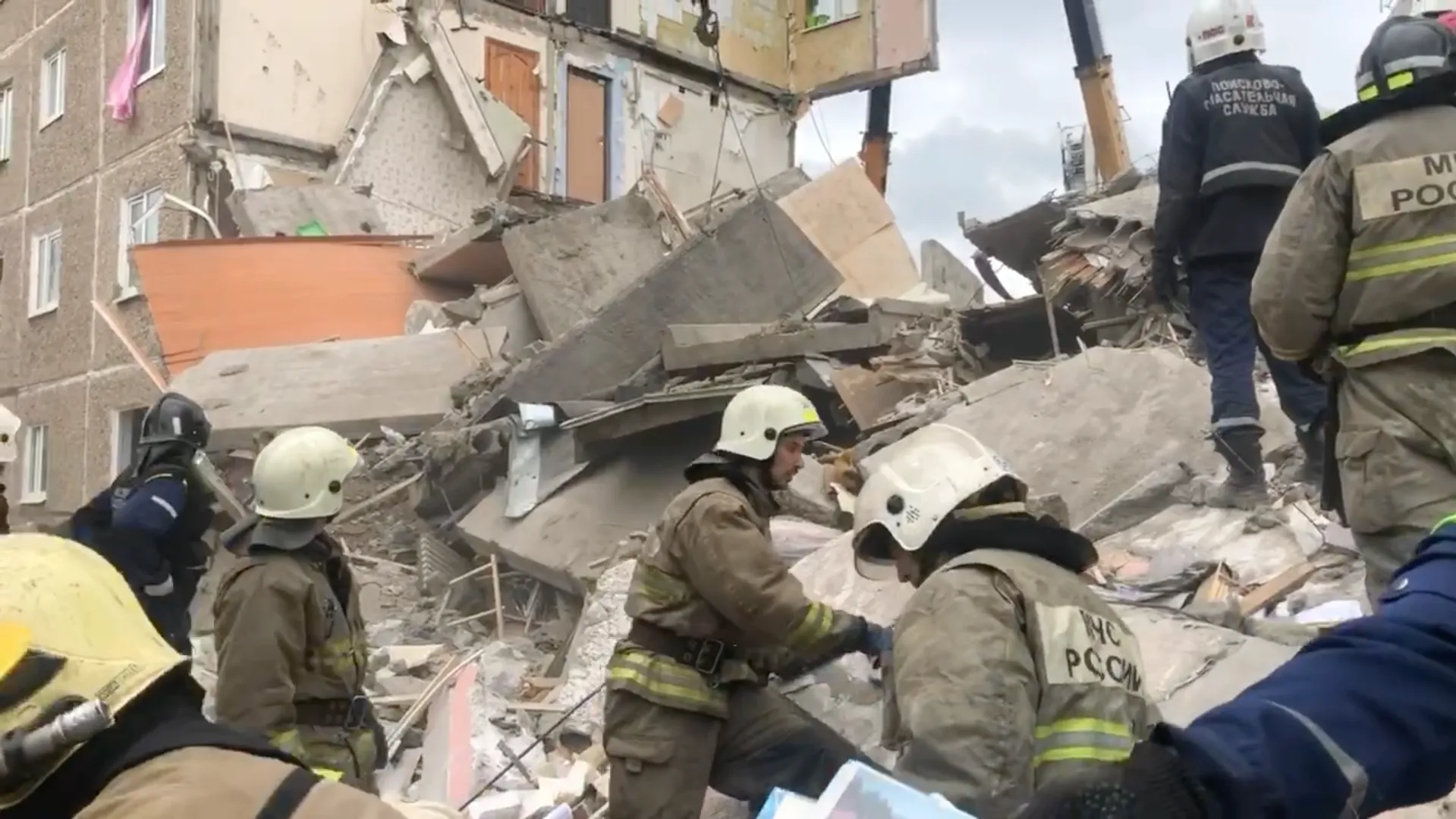 Пять человек могут оставаться по завалами обрушившегося дома в Нижнем Тагиле