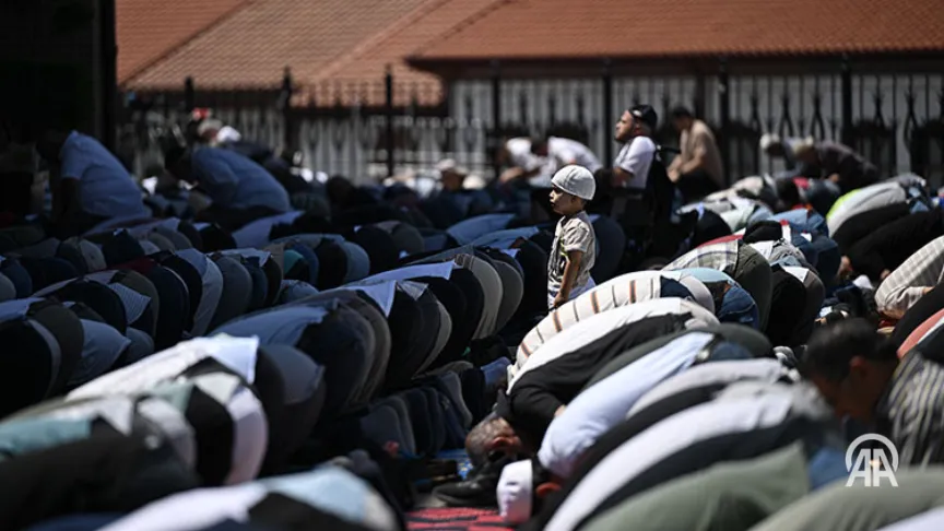 В мечетях Турции прошли заочные похоронные молитвы по Исмаилу Хании