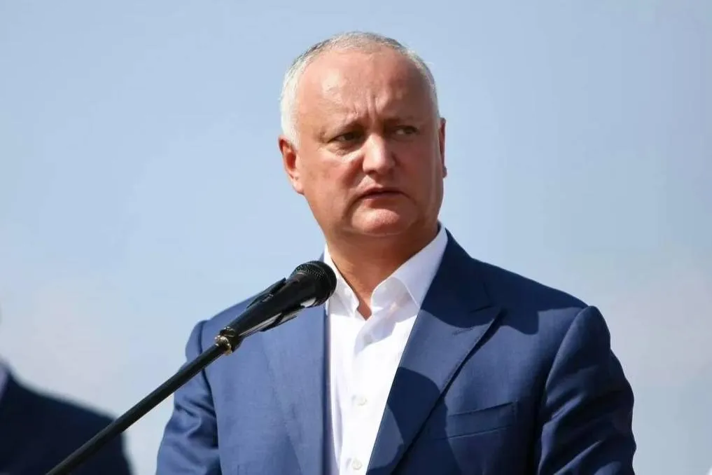 Додон объяснил истерику с высылкой российского дипломата из Молдавии