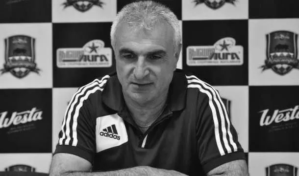 Советский футболист Калин Степанян потерял сознание и умер прямо во время матча
