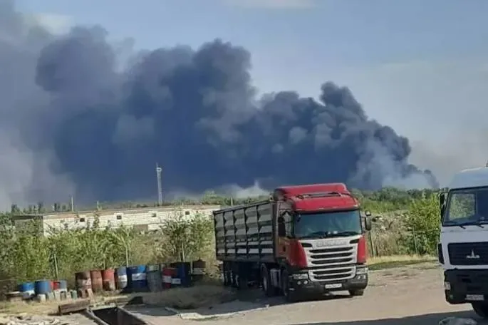 МЧС ликвидировало крупный пожар в Азове
