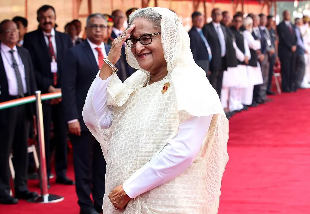 Подавшая в отставку премьер Бангладеш Хасина просит убежище в Британии