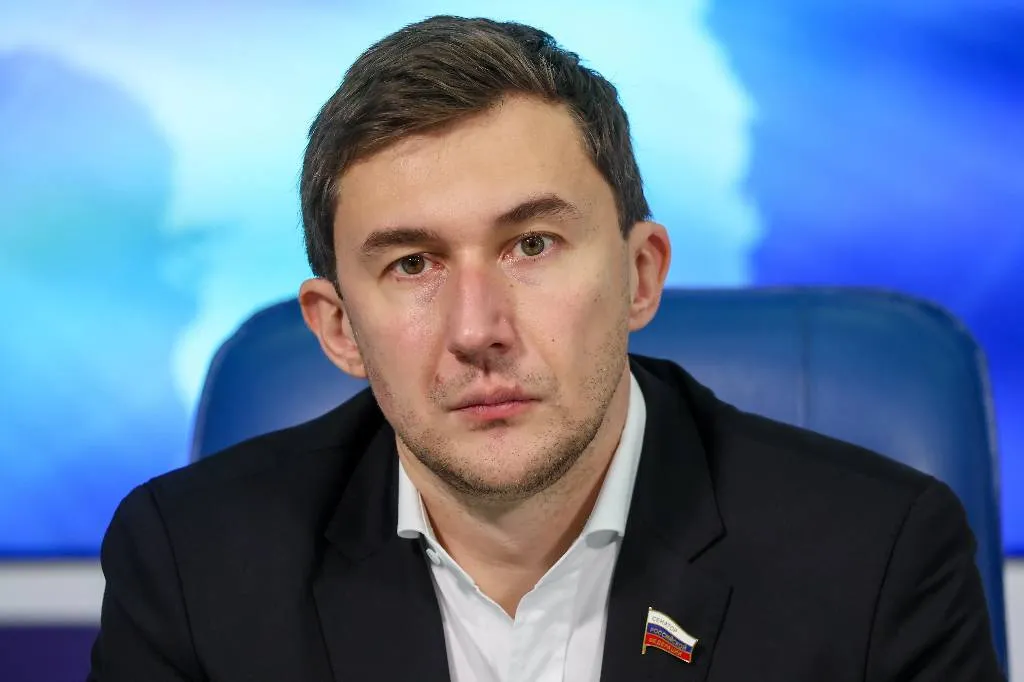 Карякин назвал абсурдом двойную победу Непомнящего и Карлсена на ЧМ по блицу