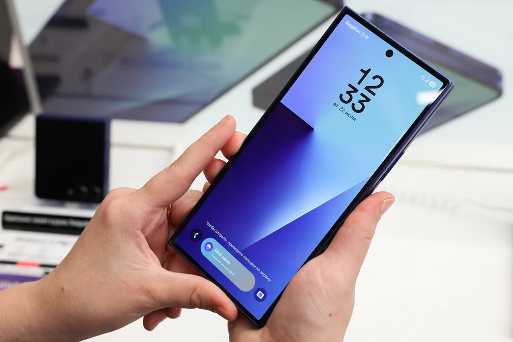 Новое обновление Samsung превращает смартфоны россиян в кирпичи