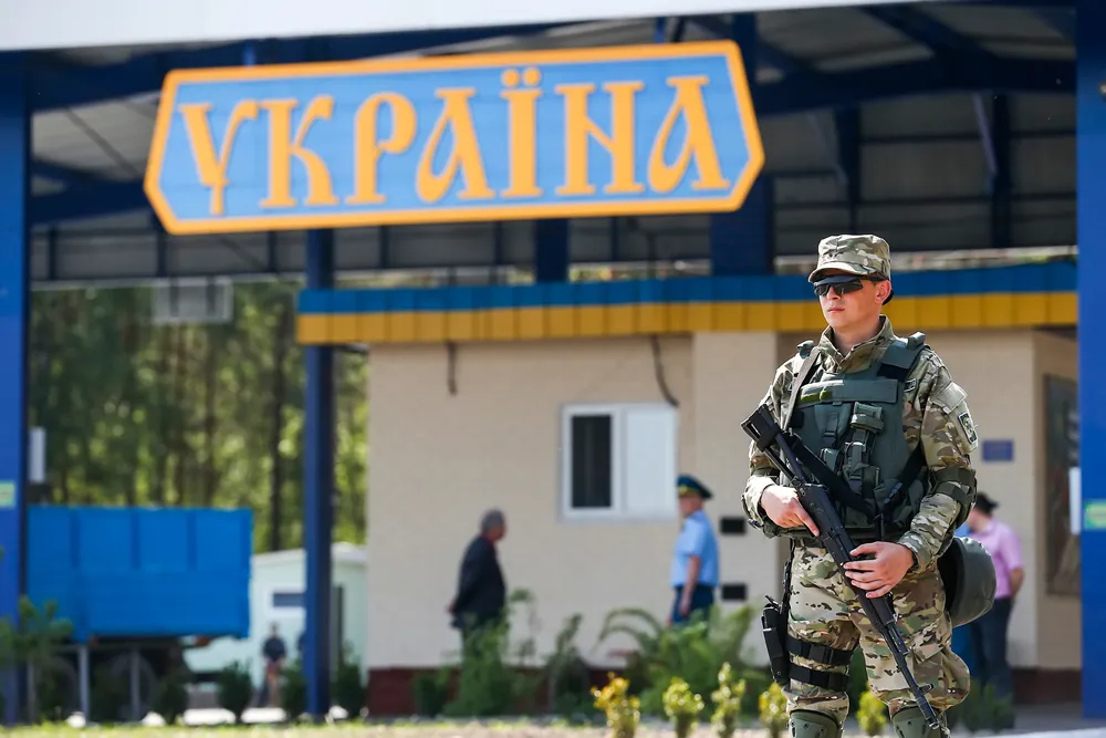 Экс-заместитель Порошенко* тайно сбежал с Украины, выдав себя за командированного