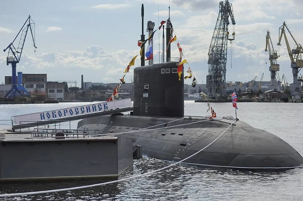 НАТО: Российская подлодка «Новороссийск» поднялась у берегов Франции