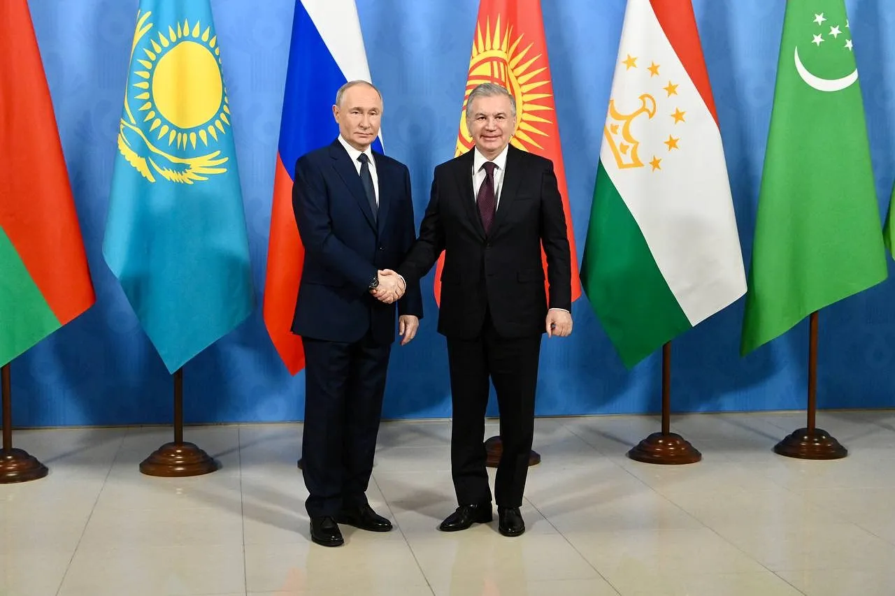 Путин и Мирзиёев по телефону обсудили укрепление всеобъемлющего партнёрства