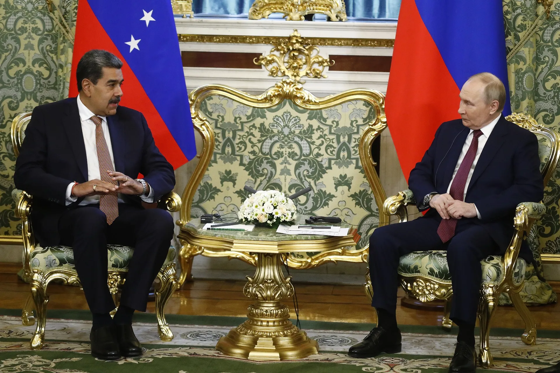 Путин внёс на ратификацию в Госдуму договор о сотрудничестве с Венесуэлой
