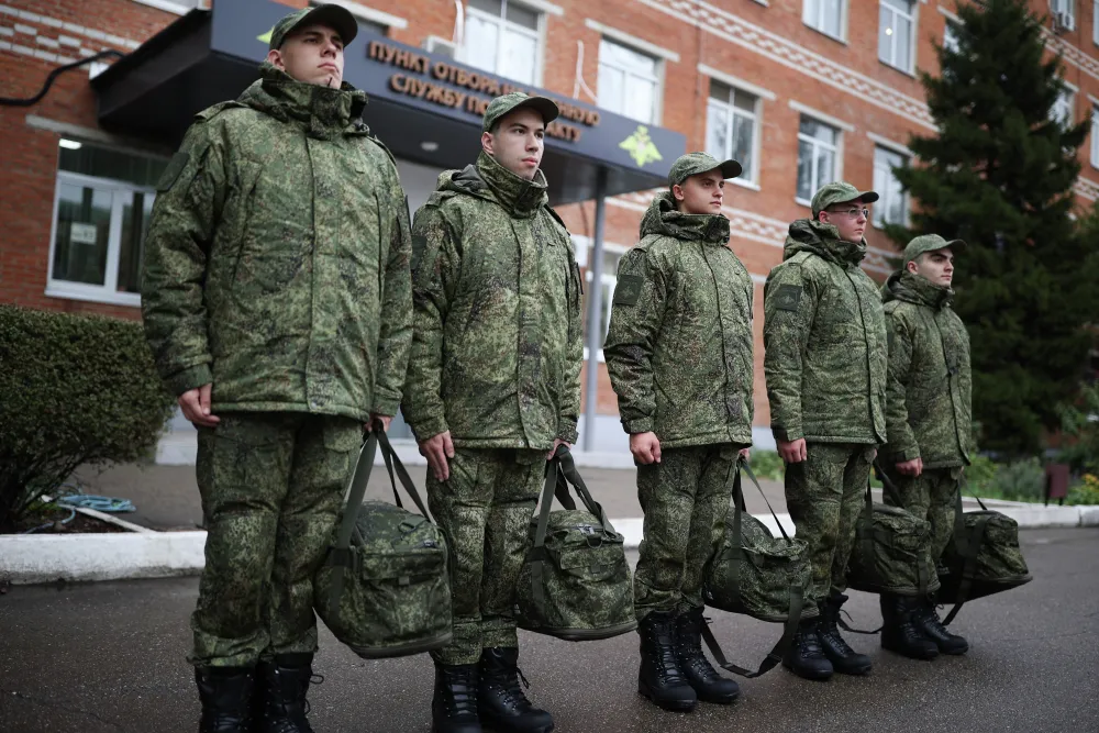 Госдума одобрила поправку о 30-дневном сроке явки в военкомат по электронной повестке