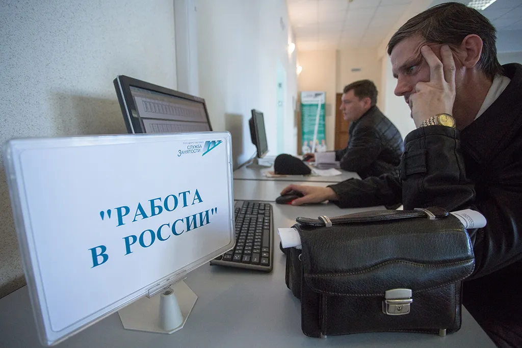 Слуцкий: Россия готова распахнуть двери для русских эмигрантов 90-х