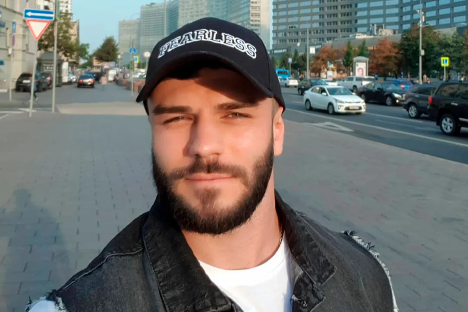 Фото с якобы убитым блогером Поздняковым прямо сейчас разлетаются в Сети
