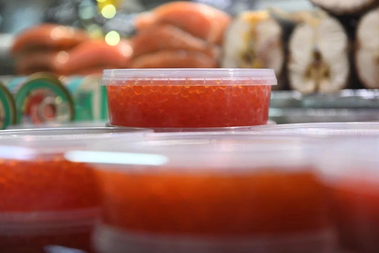 На Камчатке нашли партию красной икры с микробами