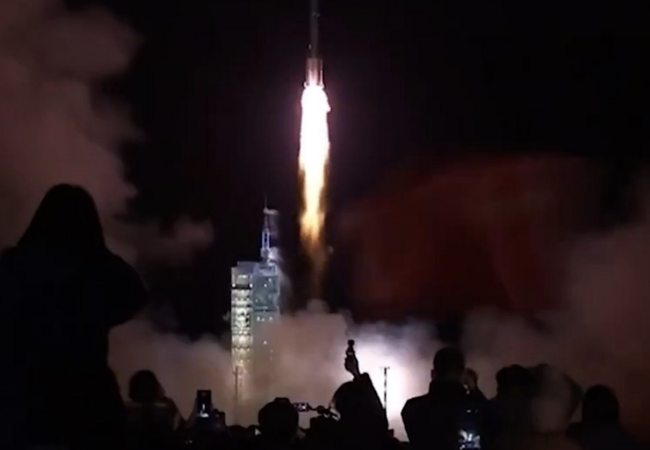 Китай запустил пилотируемый корабль «Шэньчжоу-21» с мышами на борту