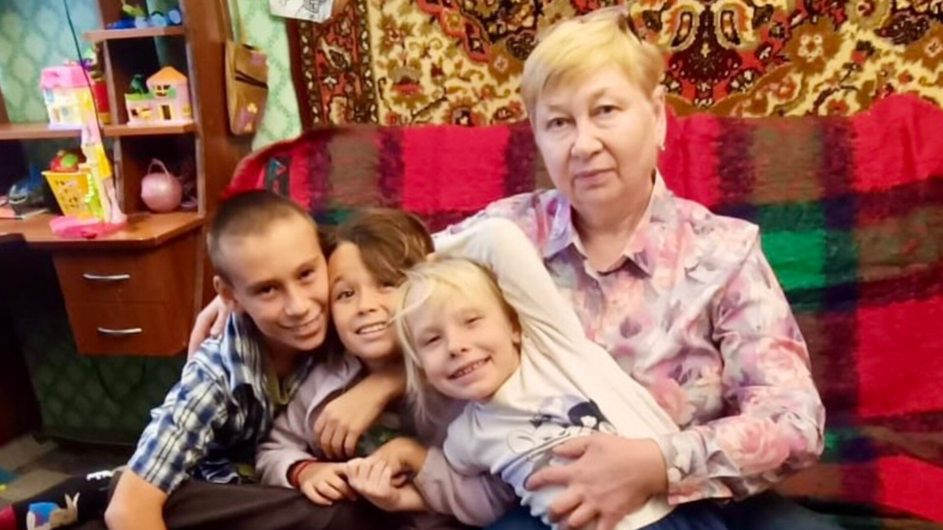 Трое детей вернулись в Россию с Филиппин благодаря помощи Львовой-Беловой