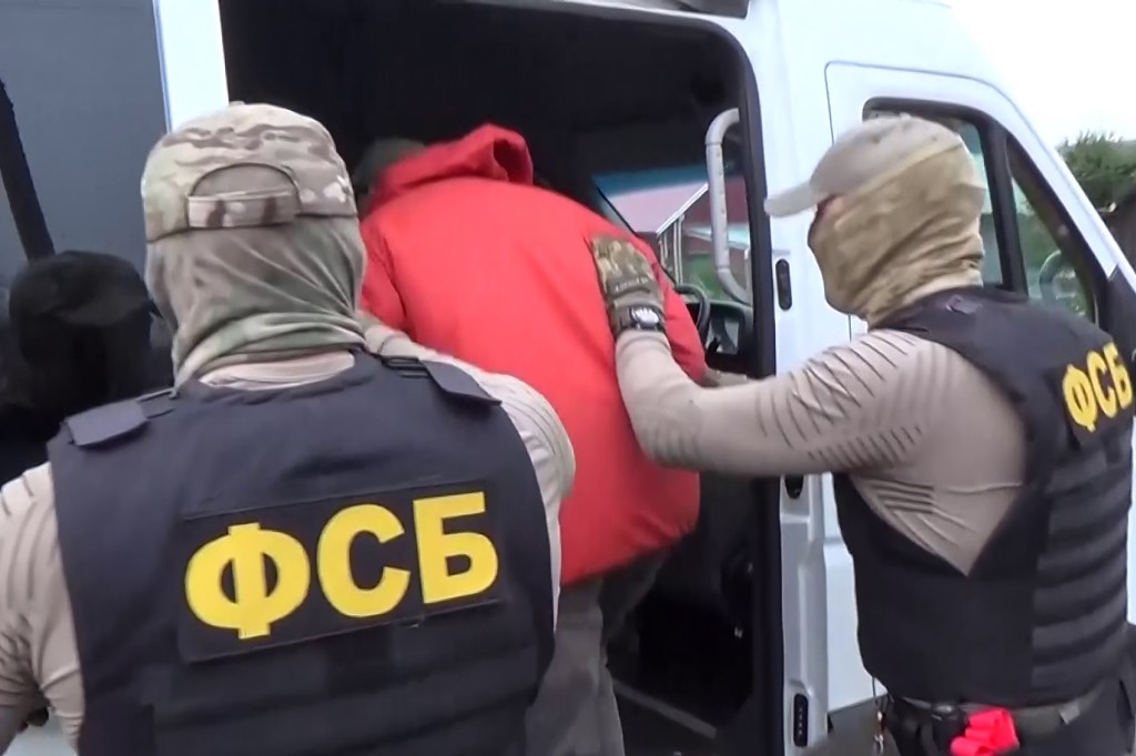 В Башкирии задержали восемь человек за попытку диверсии на объекте связи