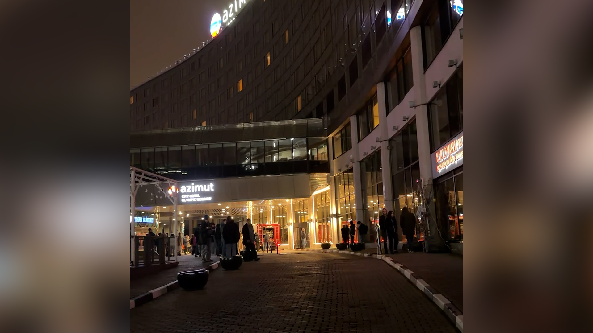 В Москве постояльцев Azimut начали возвращать в отель