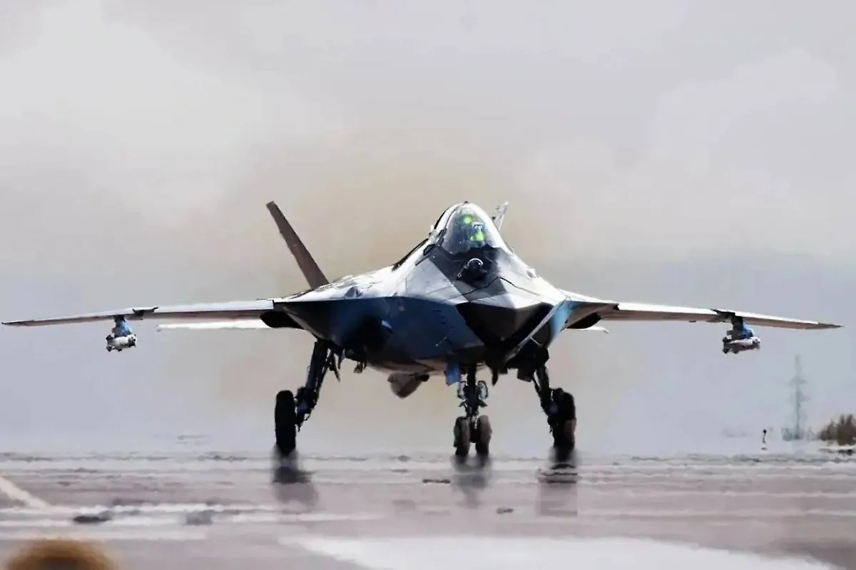 «Приезжай, мы ждём!» Появилось видео с кучей денег для российского лётчика за угон МиГ-31