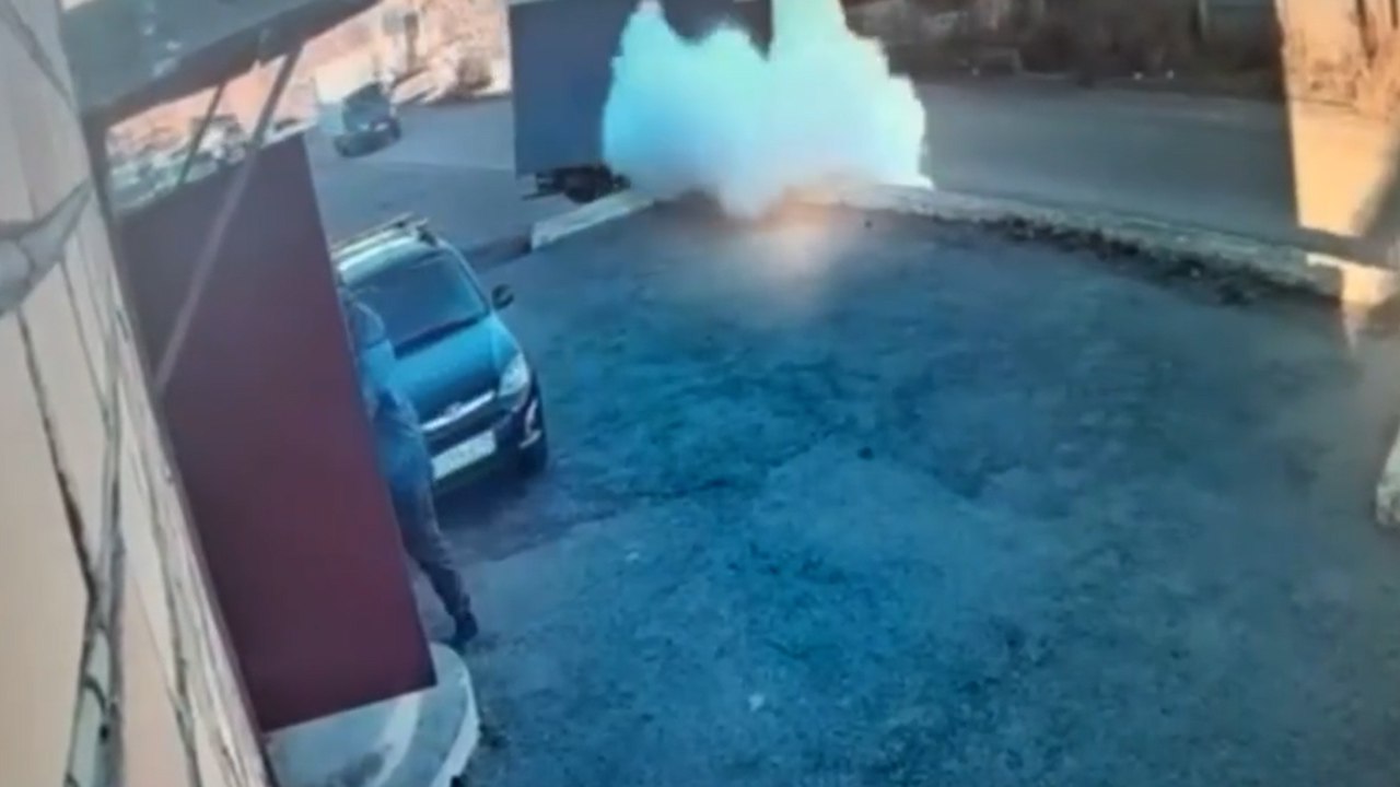 В Магнитогорске газовый баллон взорвался в «газели» на ходу