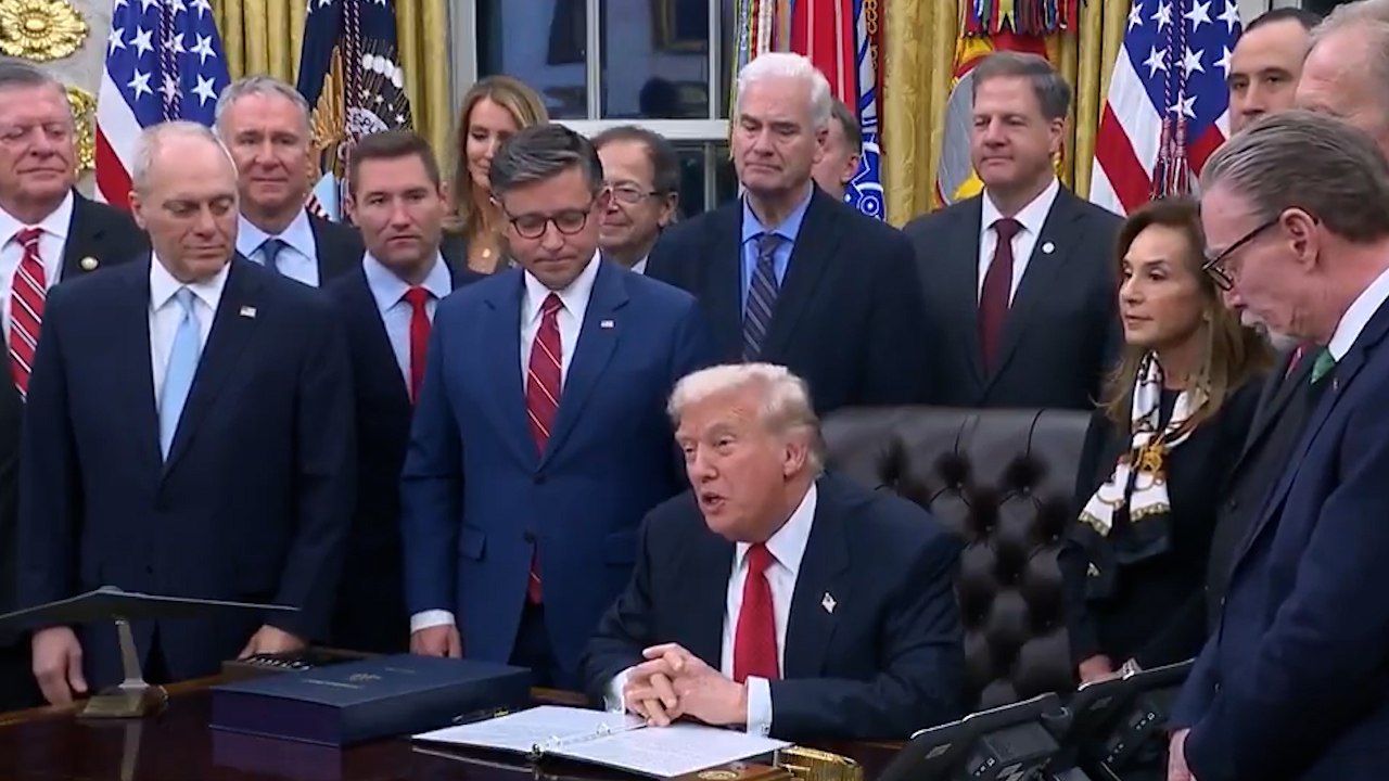 Трамп остановил рекордный 43-дневный шатдаун в США