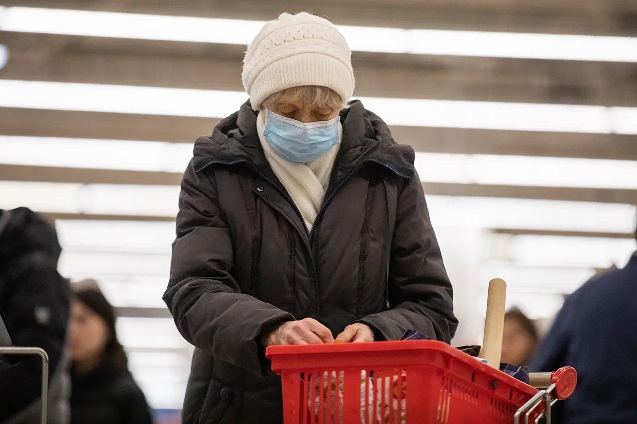 Врач Мясников объяснил, как правильно лечиться пожилым людям старше 60