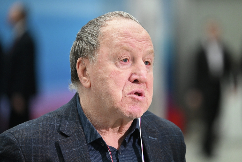 Актёру Владимиру Стеклову экстренно вырезали злокачественную опухоль «‎руками» робота