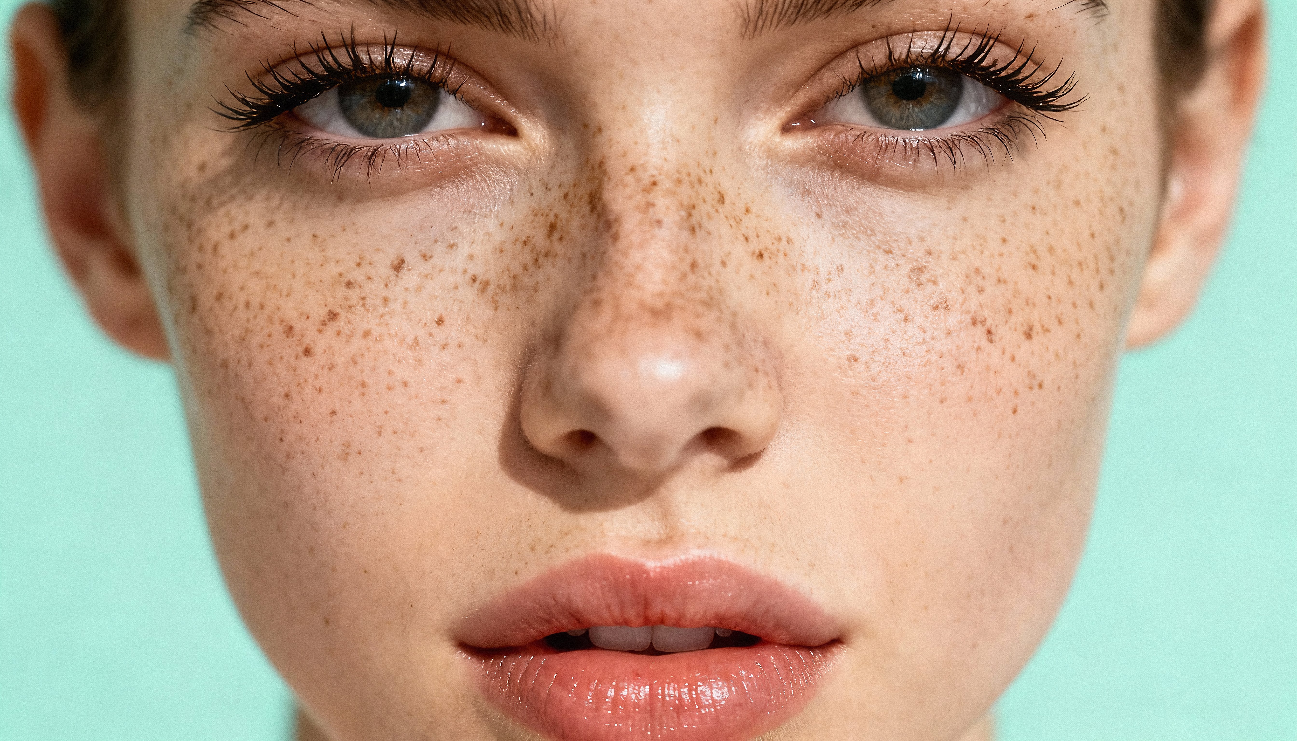 Дерматовенеролог раскрыла секреты ухода для идеальной кожи поздней осенью