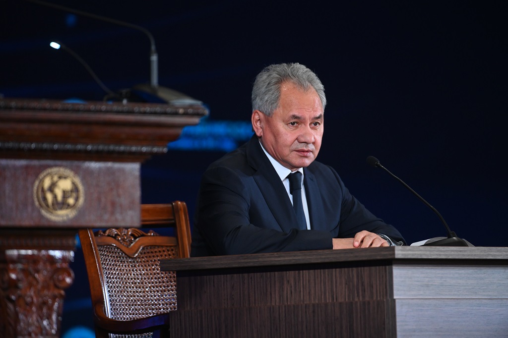 Шойгу заявил, что японский премьер Такаити выбрала курс на реваншизм