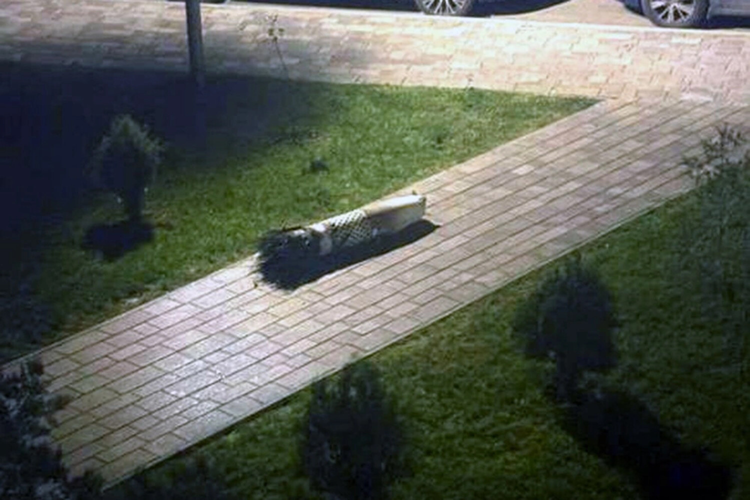 Депутат Рады обнародовал фото ракеты Patriot, упавшей во дворе жилого дома в Киеве