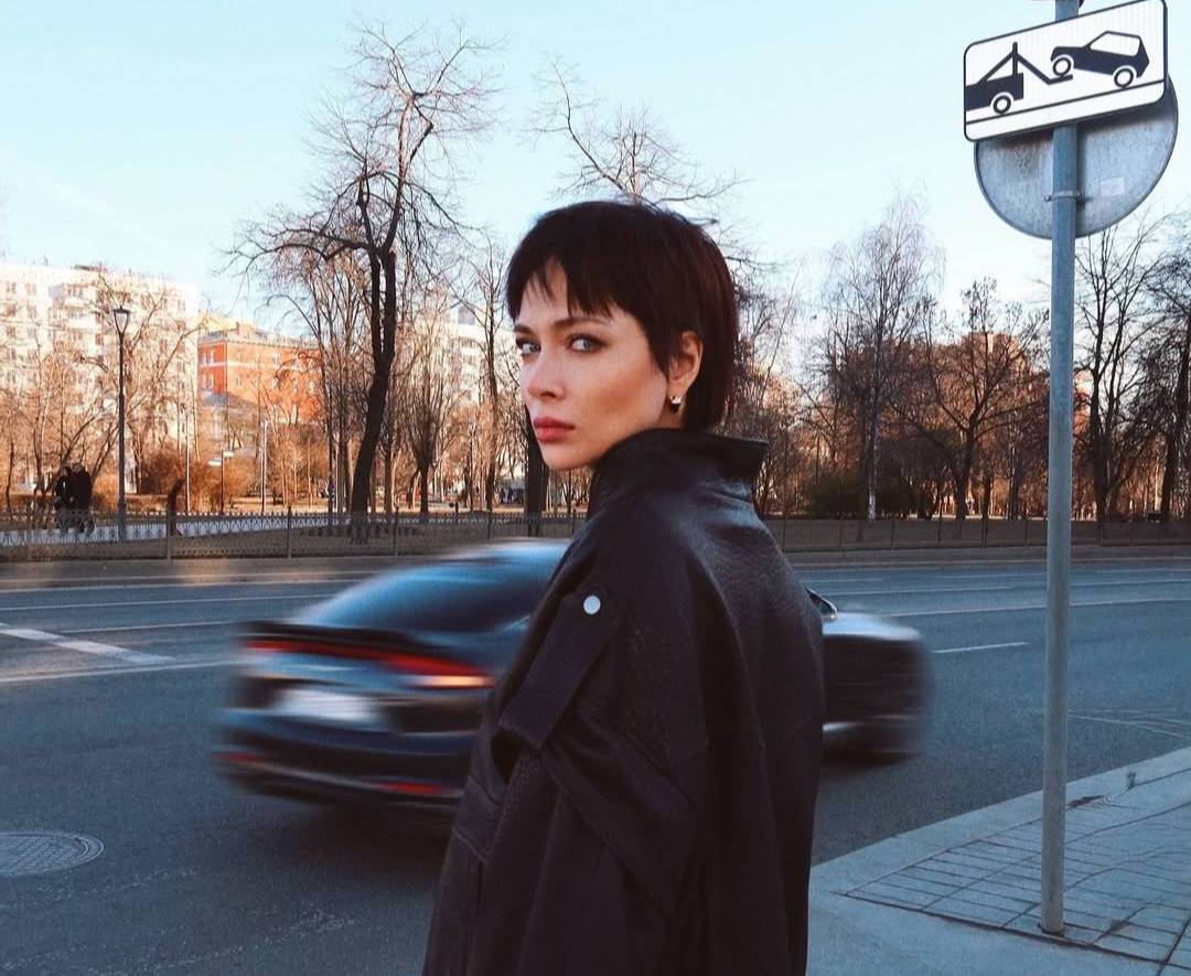 Иностранцы в соцсетях пытаются научиться делать «славянский взгляд»