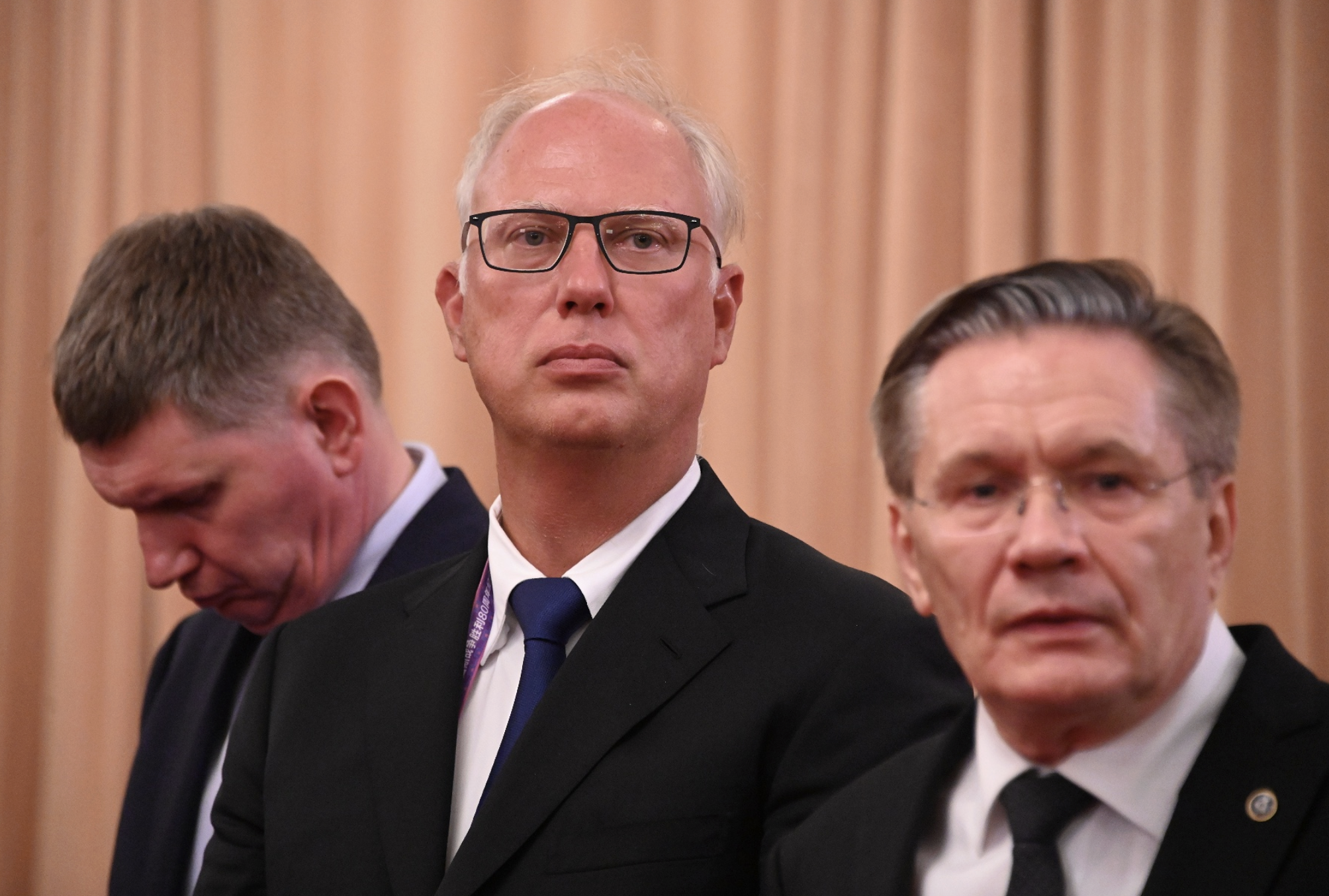 Дмитриев назвал редкостью молчание Белого дома по коррупционному скандалу на Украине