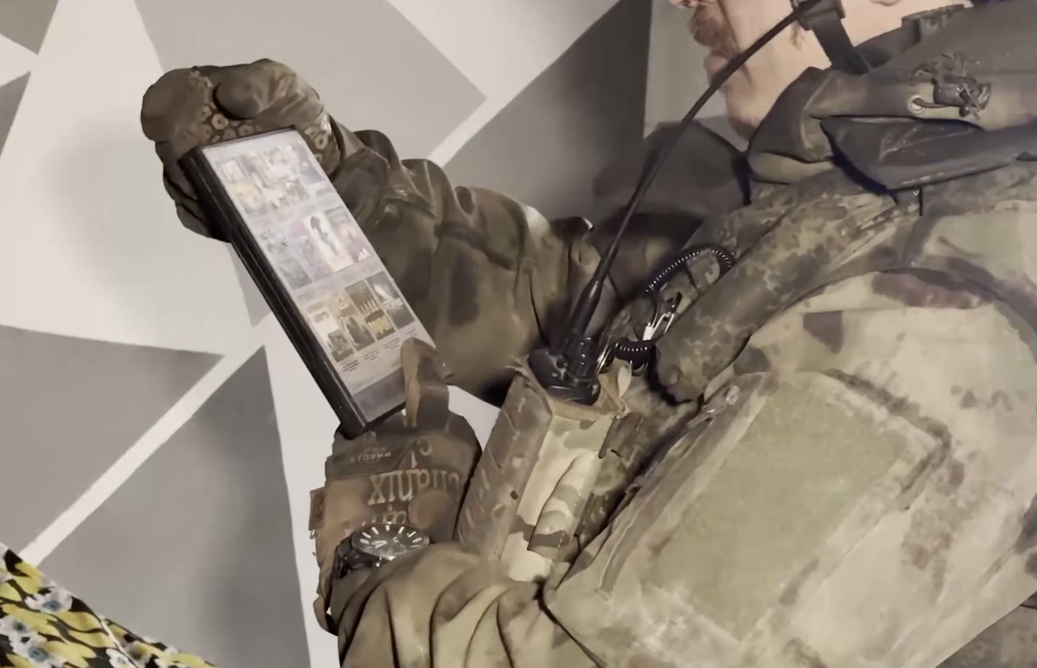 Российские военные нашли у солдата ВСУ фильм «9 рота»