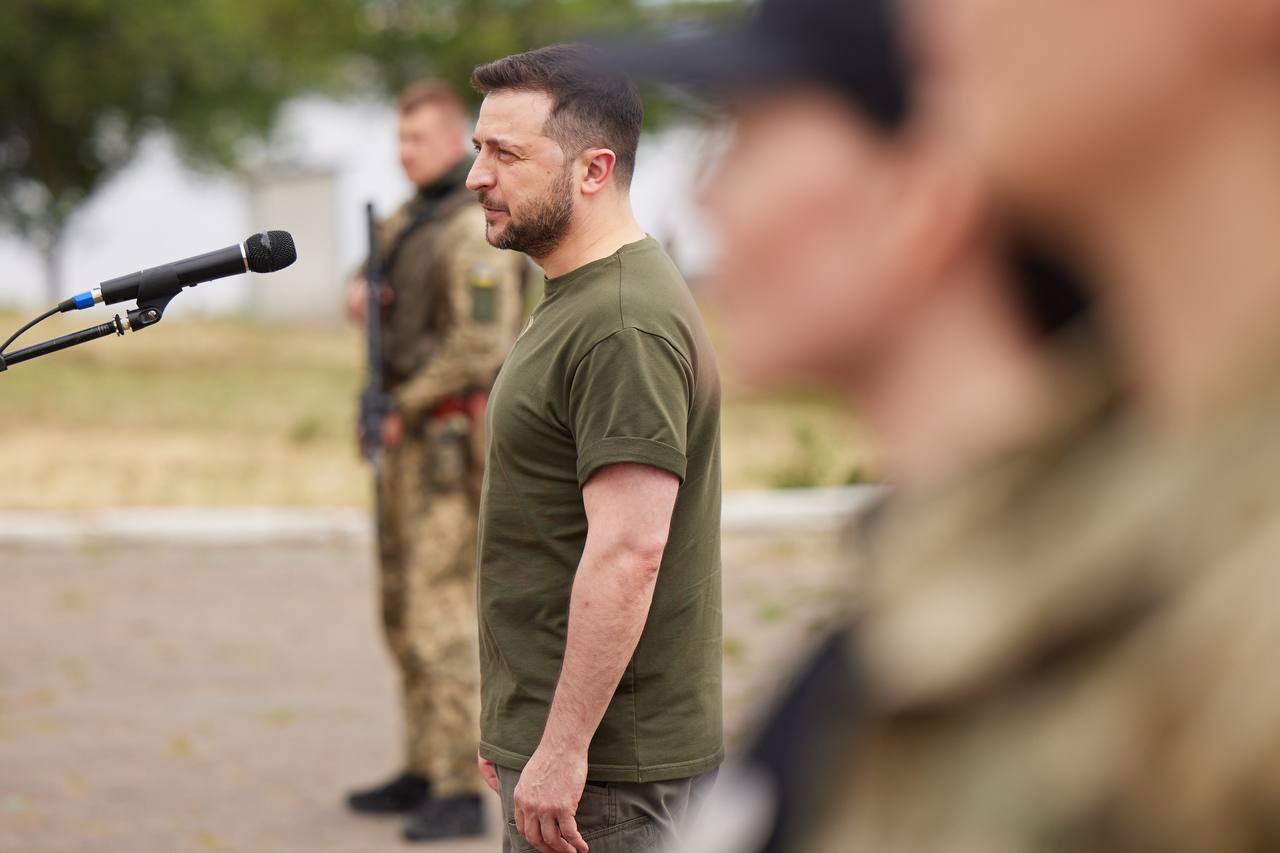 Во Франции призвали прекратить финансирование Зеленского после скандала в Киеве