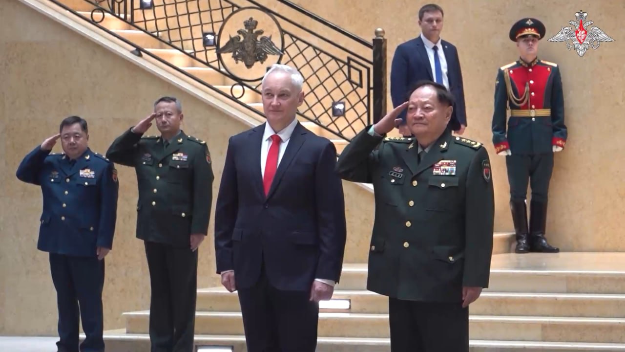 Belousov se je v Moskvi pogovarjal s kitajskim generalom Zhangom Yuxio