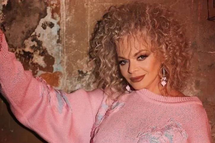 Курьер, забравшая деньги у Долиной, заявила о незнании содержимого пакета