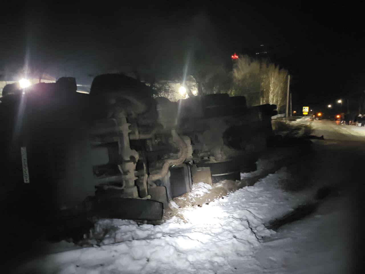 Тягач насмерть сбил 14-летнюю школьницу в Приморье