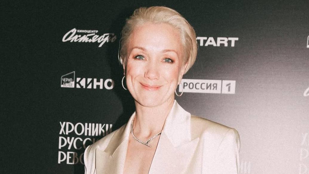 Звезда «Содержанок» шокировала поклонников густой монобровью