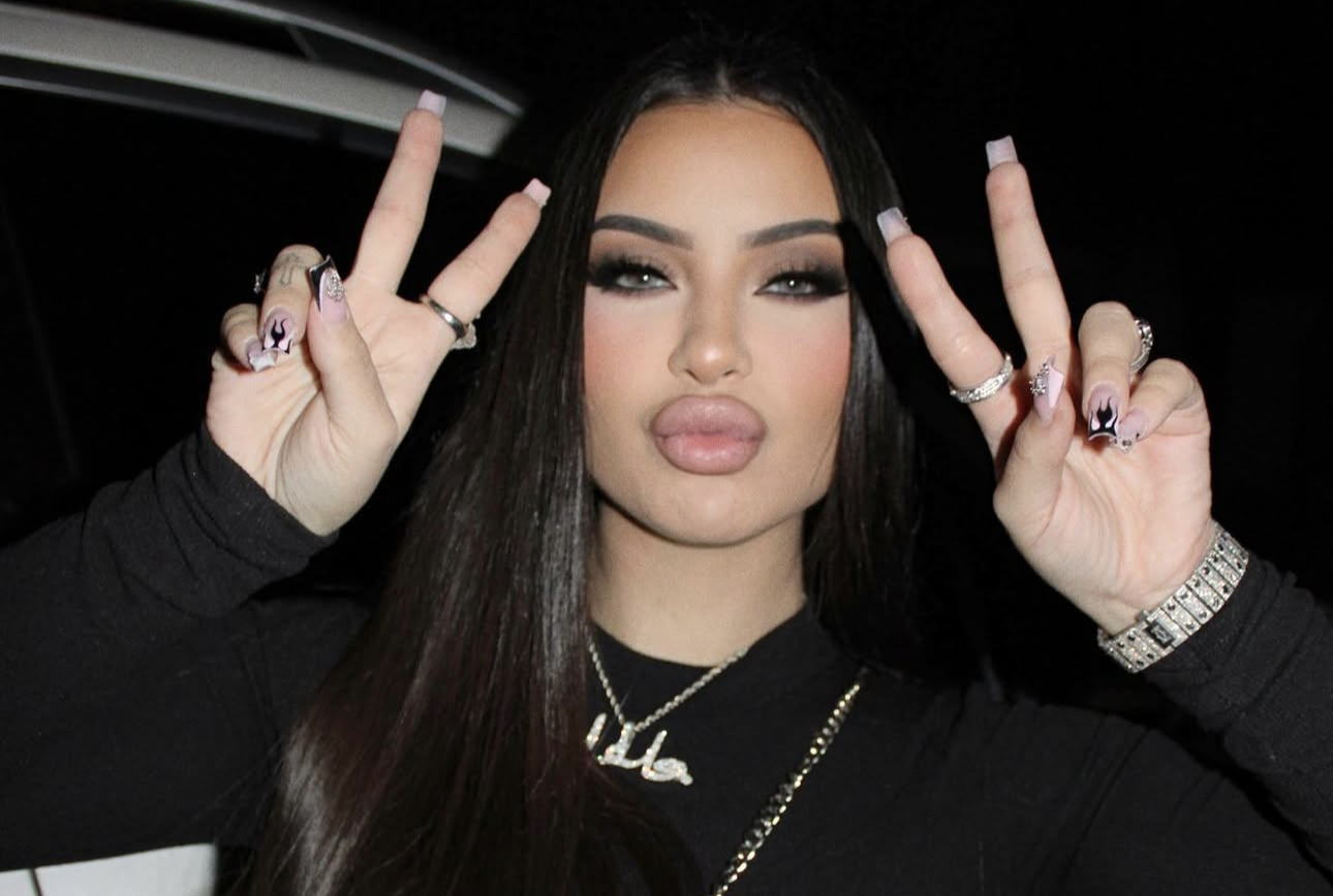 22-летнюю певицу Delarosa застрелили в автомобиле