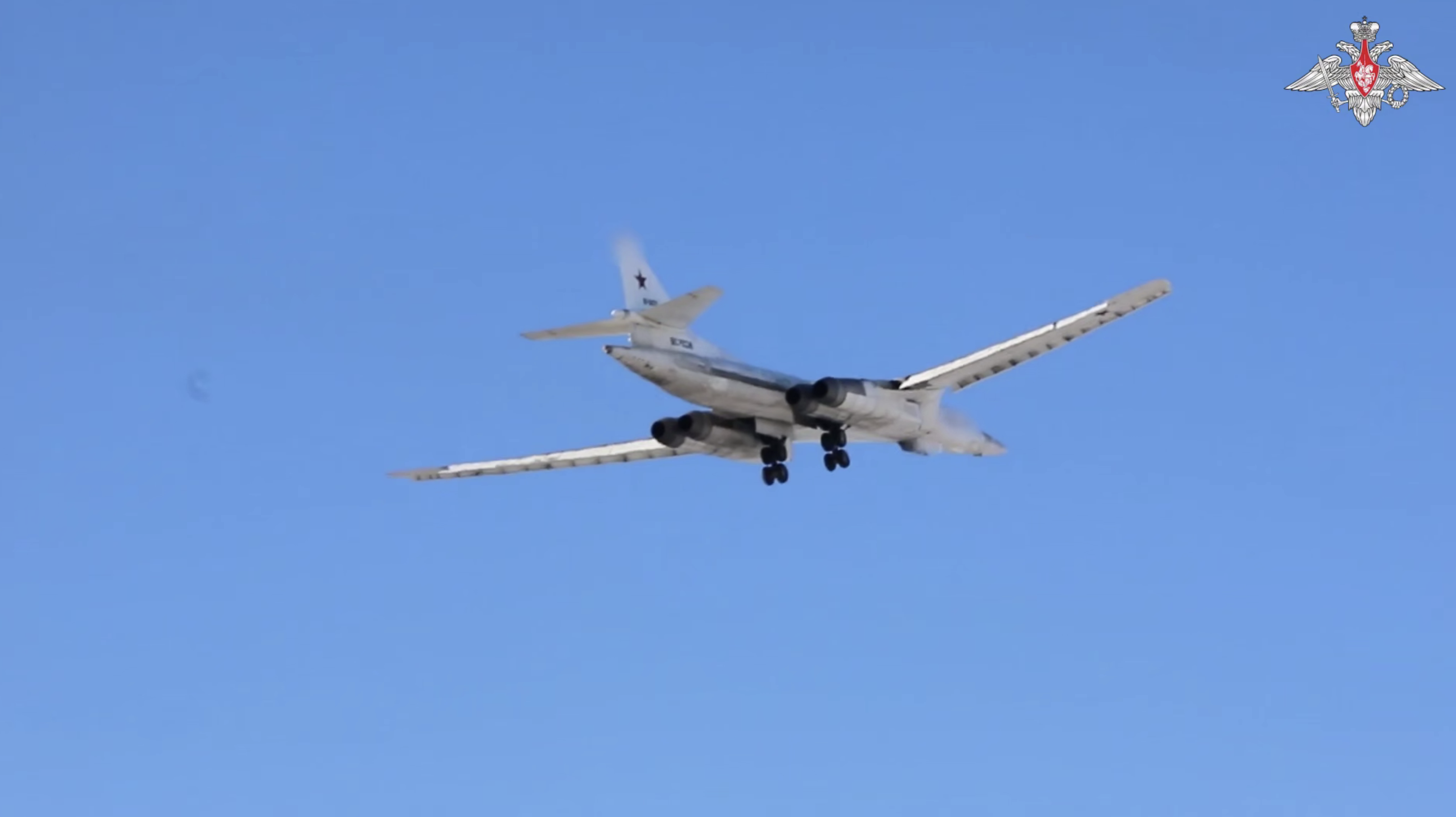 Стратегические ракетоносцы Ту-160 совершили полёт над Северным Ледовитым океаном